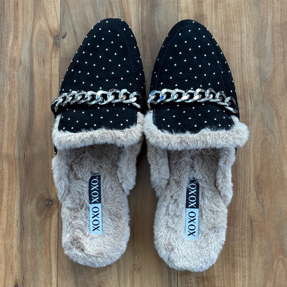 *NWOT*XOXO Black Studded/Faux Fur Size 8 Mules